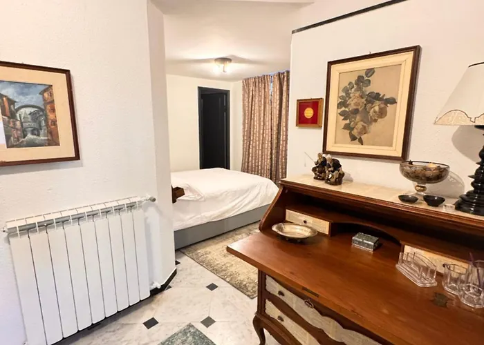 Sant'ugo Apartment *